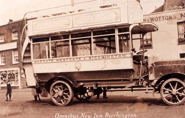 Bus & New Inn 1920
